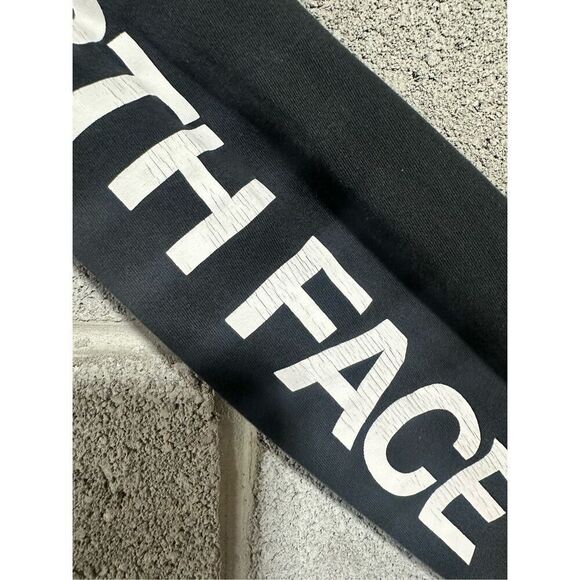 The North Face Women's Black Long-Sleeve T-Shirt Small - Picture 5 of 5